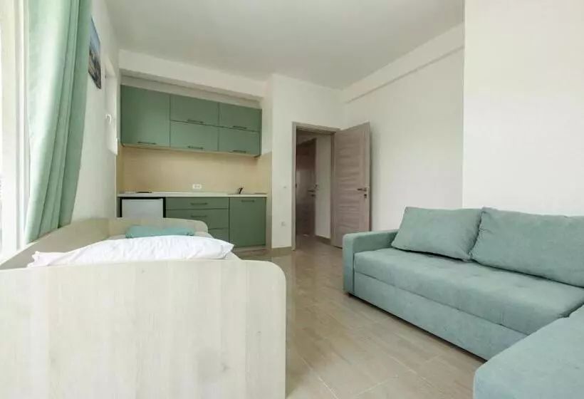 پانسیون Deron Apartments