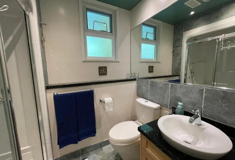 بنسيون The Rhodo Place