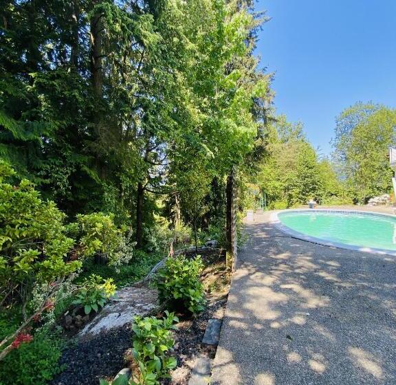 بنسيون The Rhodo Place