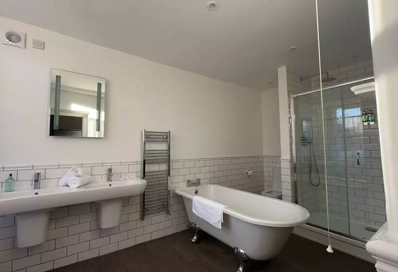 Hotelli The White Bull