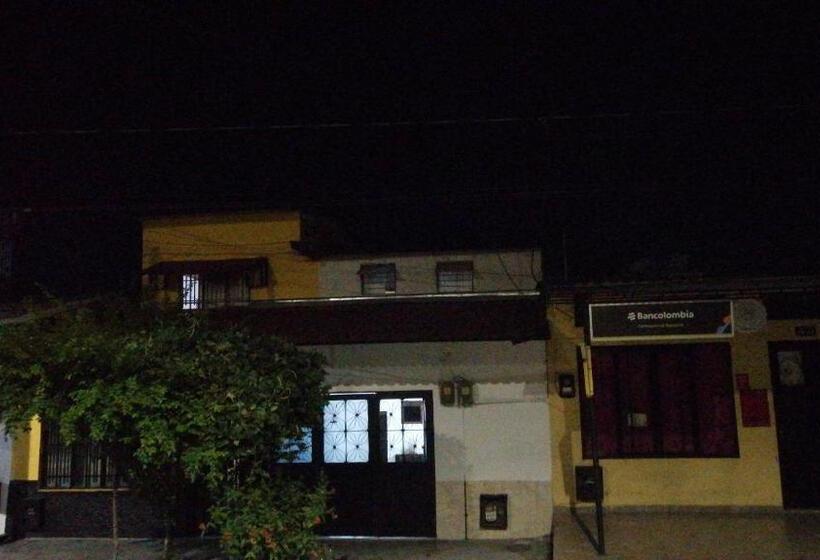 Bed and Breakfast Casa De Relajación Lowcost Centro Catedral Lujos ,piscna,aireacondicio