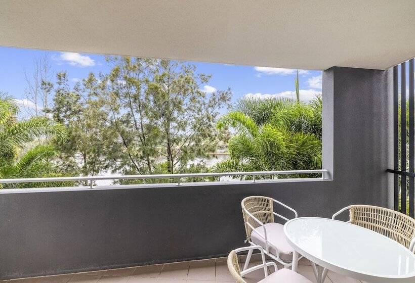 Broadwater On The Peninsula