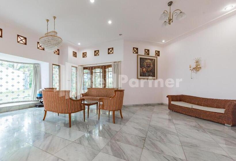 Hotell Biru Homestay Bandung Mitra Reddoorz