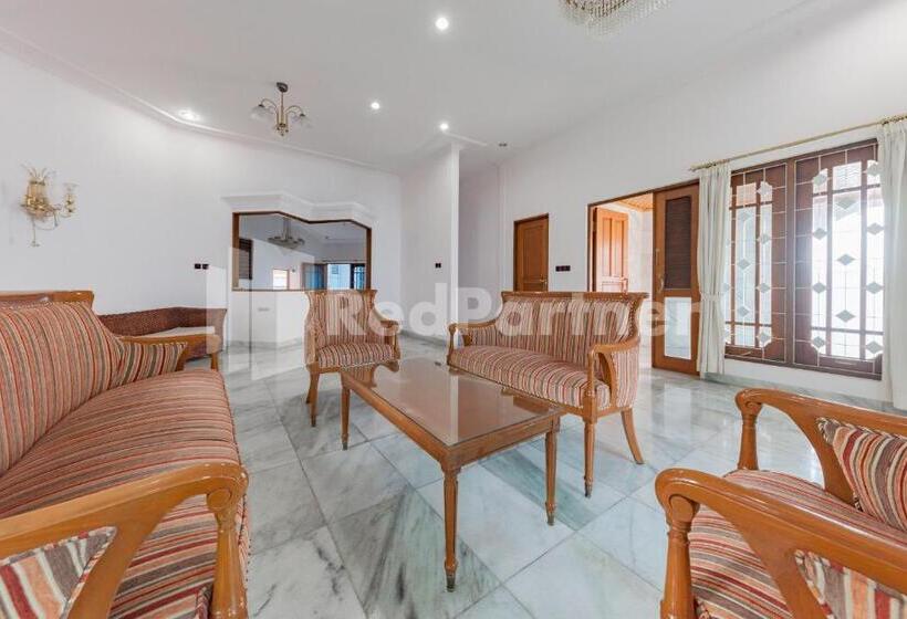 Hotell Biru Homestay Bandung Mitra Reddoorz