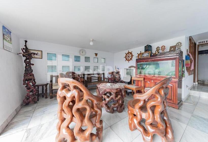 Hotell Biru Homestay Bandung Mitra Reddoorz