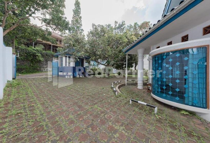 Hotell Biru Homestay Bandung Mitra Reddoorz