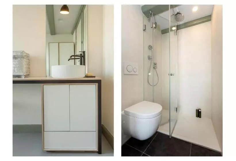 ペンション The Red Ox   Super Central Canal View Rooms