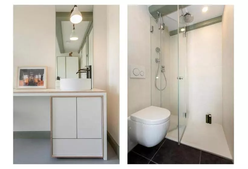 ペンション The Red Ox   Super Central Canal View Rooms