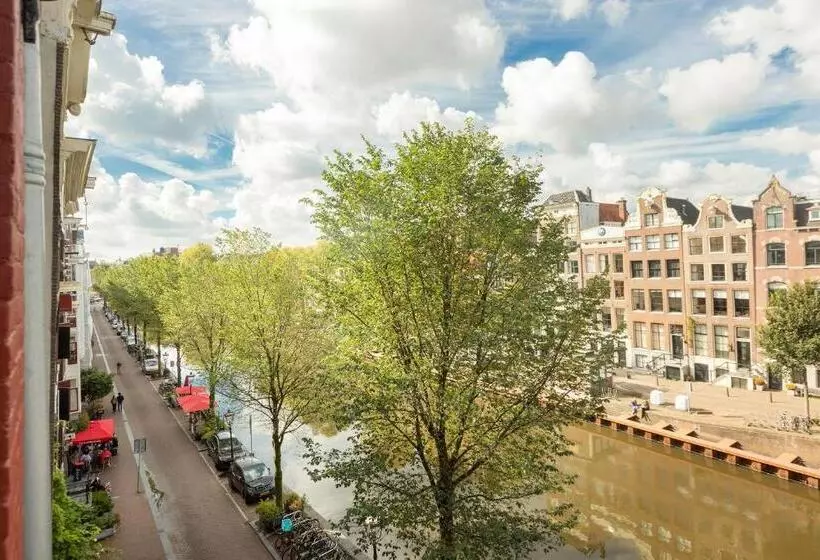 ペンション The Red Ox   Super Central Canal View Rooms