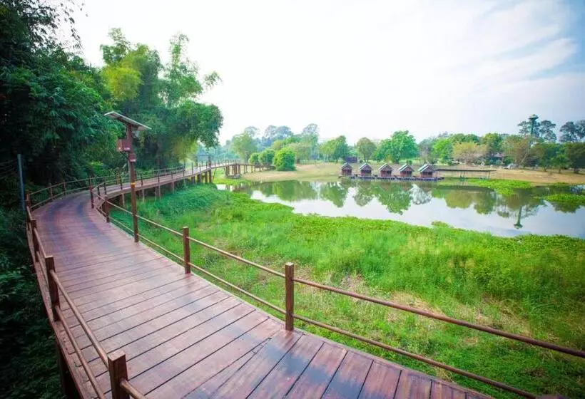 Hotelli บ้านนารีสอร์ท