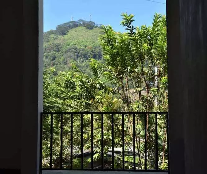 Hotelli Red Lotus Holiday Resort