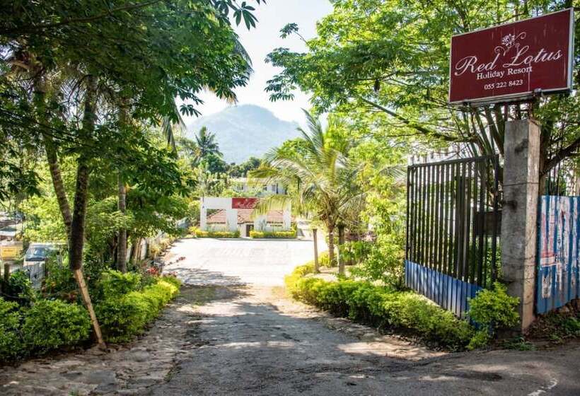 Hotel Red Lotus Holiday Resort