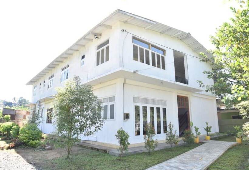 Hotel Red Lotus Holiday Resort