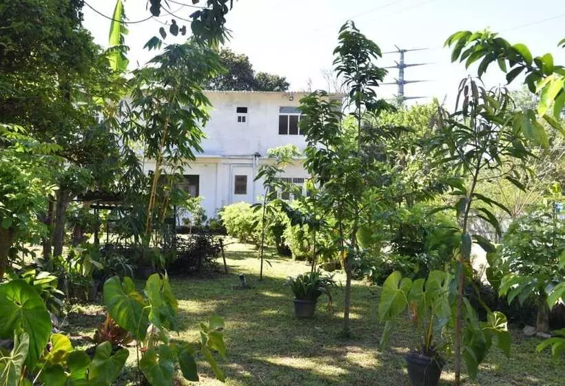 Hotelli Red Lotus Holiday Resort