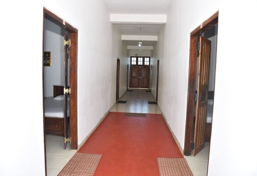 Hotel Red Lotus Holiday Resort