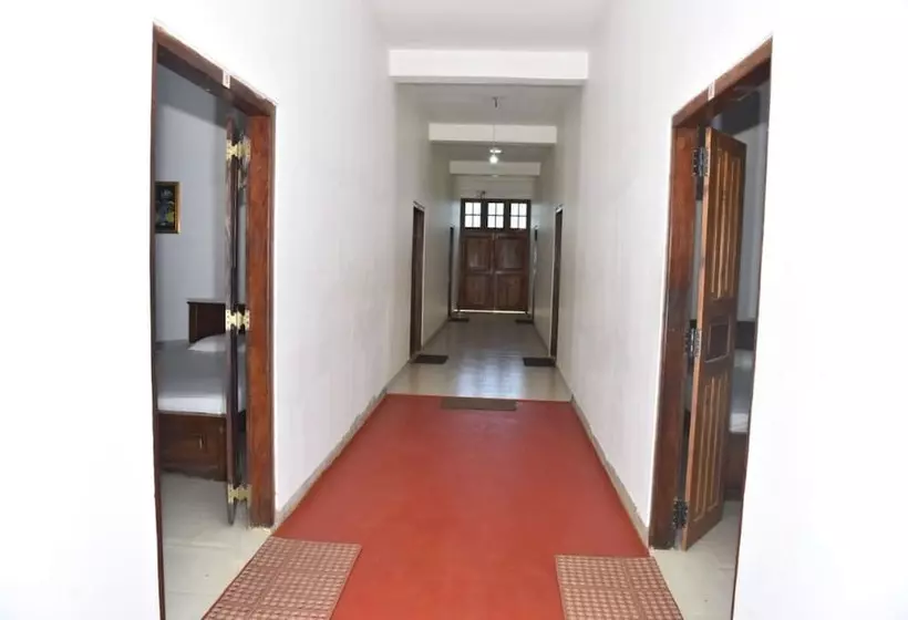 Hotelli Red Lotus Holiday Resort