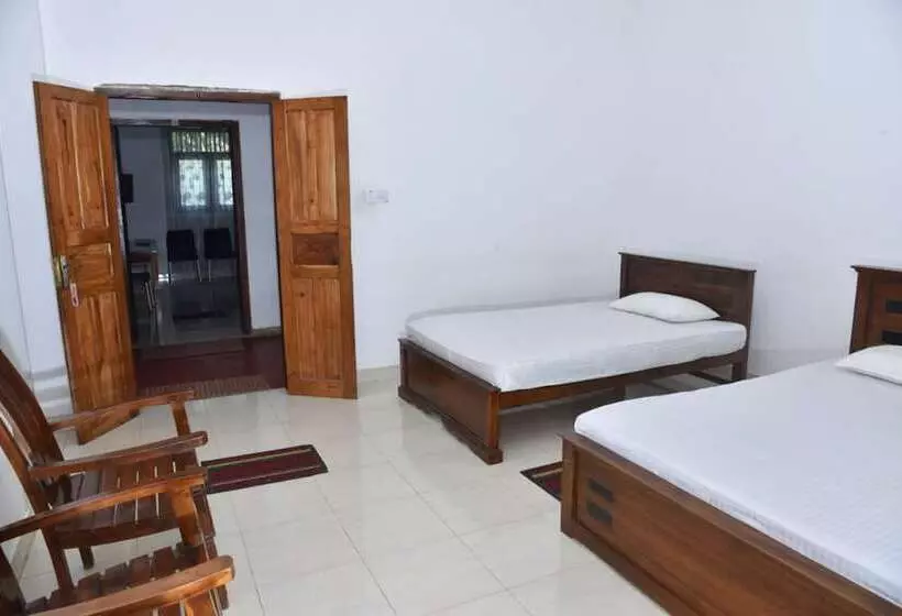 Hotelli Red Lotus Holiday Resort