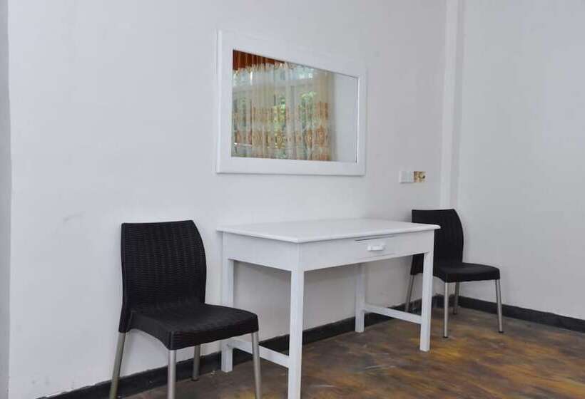 Hotel Red Lotus Holiday Resort