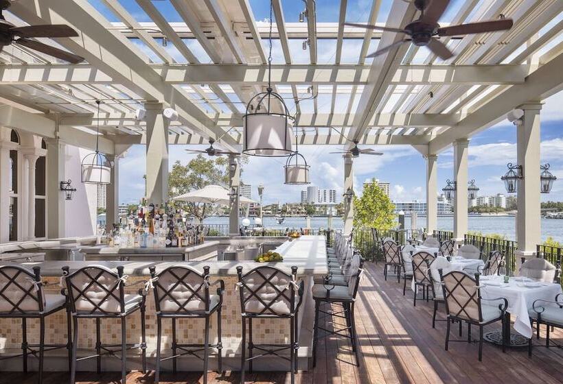 Hotelli Tower At The Boca Raton