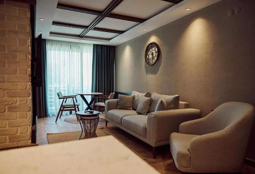 Parmos Otel