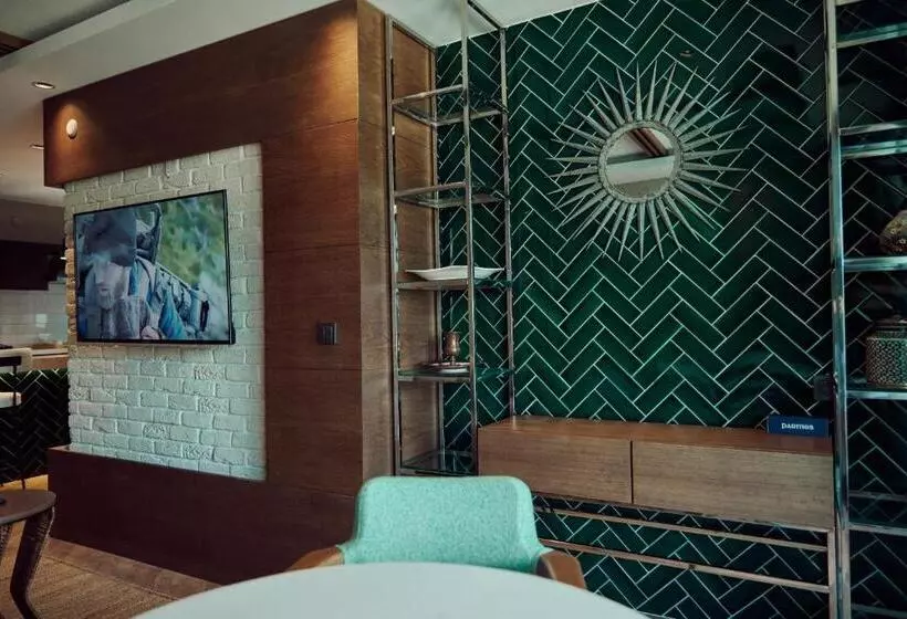 Parmos Otel