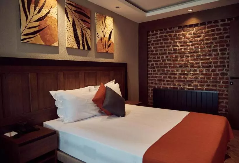 Parmos Otel