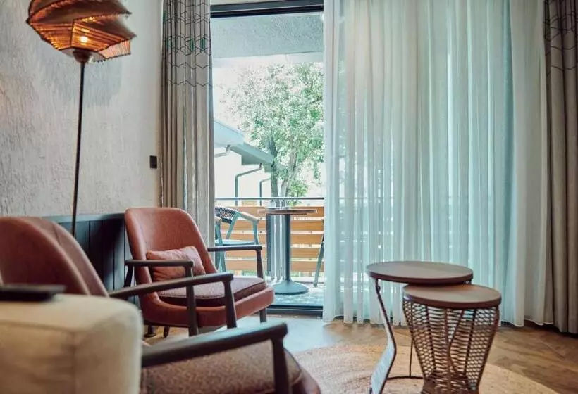 Parmos Otel