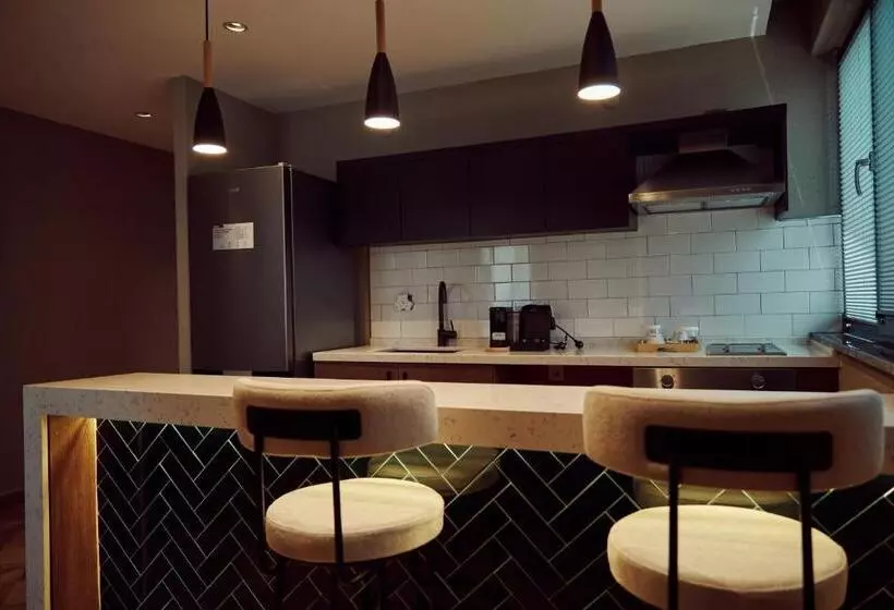 Parmos Otel