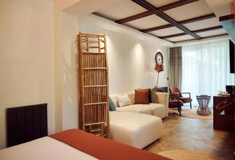 Parmos Otel