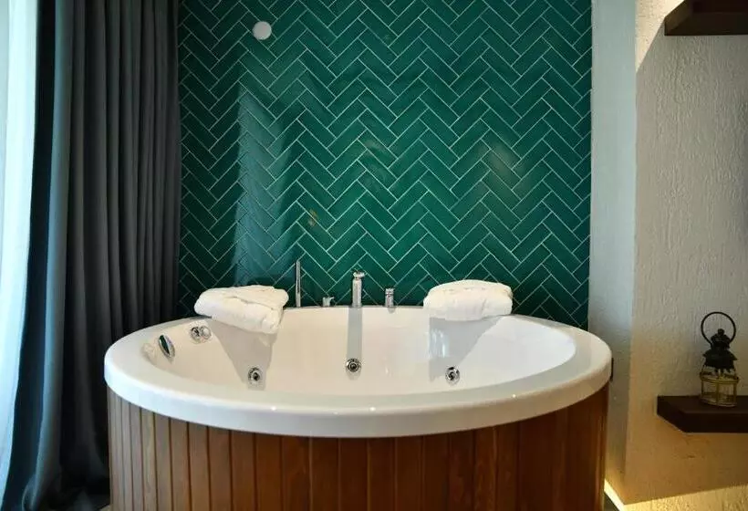 Parmos Otel