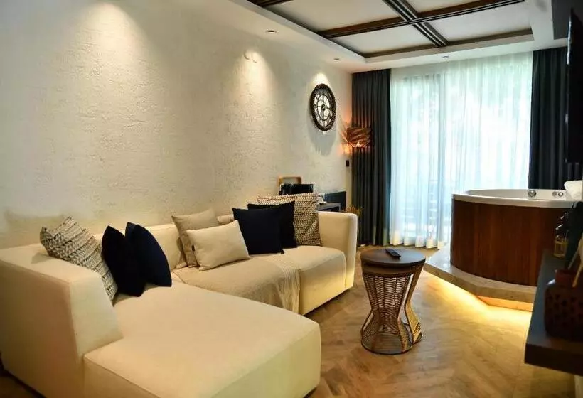 Parmos Otel