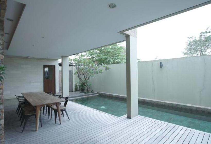 بنسيون The Heritage Karawaci