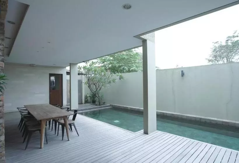 ペンション The Heritage Karawaci