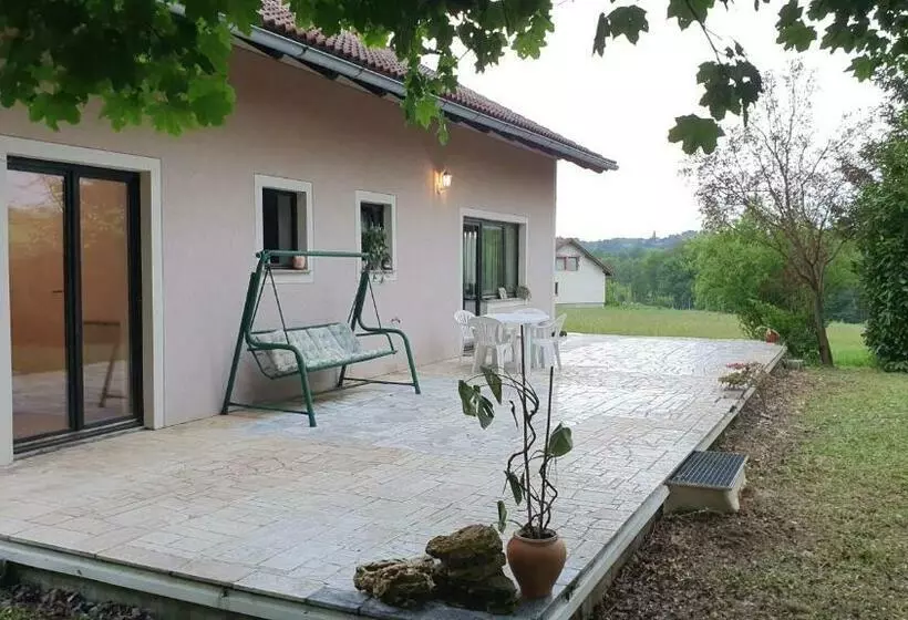 هاستل Rooms And Apartments Biš