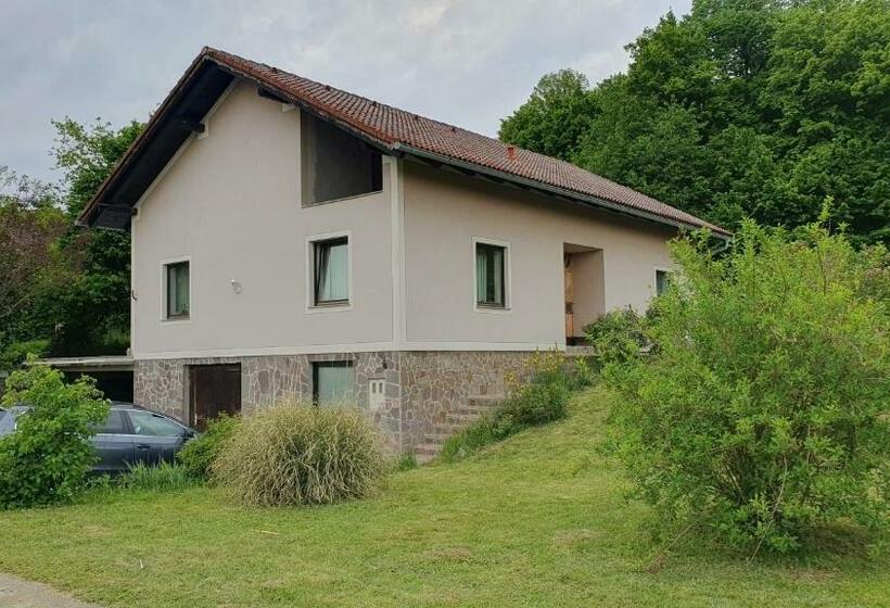 هاستل Rooms And Apartments Biš