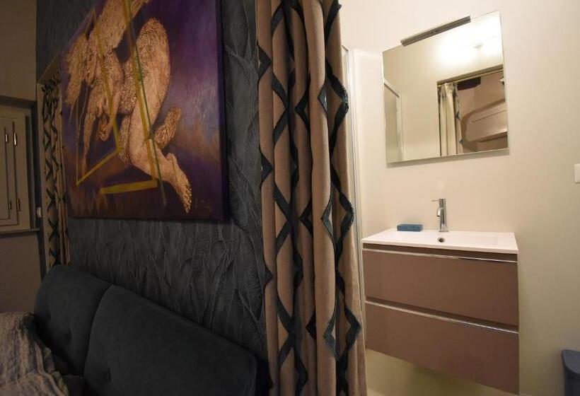 تختخواب و صبحانه 50mt Dal Duomo Casa Amasia