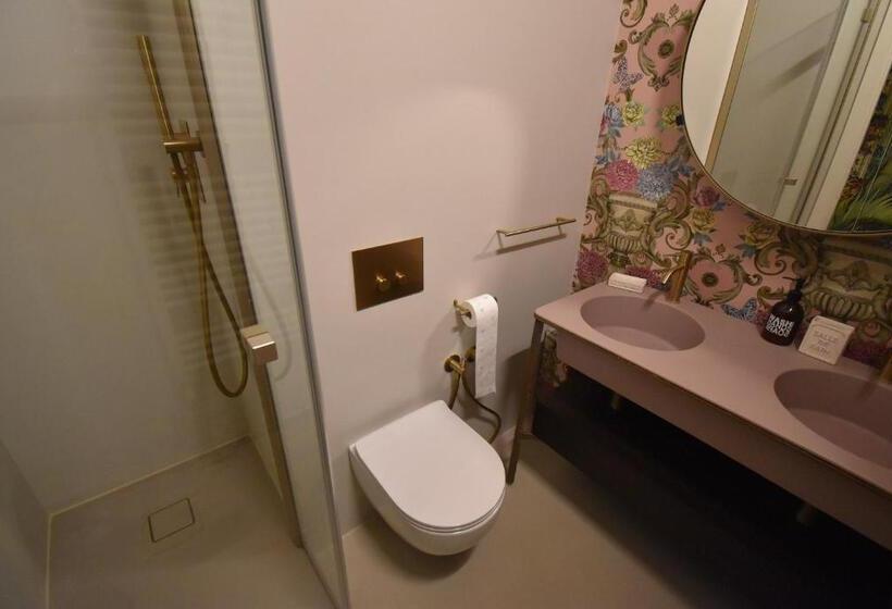 تختخواب و صبحانه 50mt Dal Duomo Casa Amasia