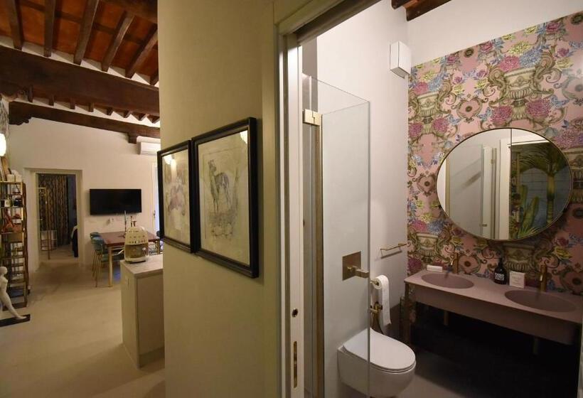 تختخواب و صبحانه 50mt Dal Duomo Casa Amasia