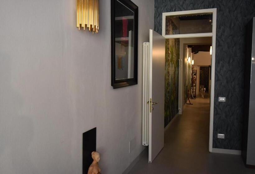 تختخواب و صبحانه 50mt Dal Duomo Casa Amasia