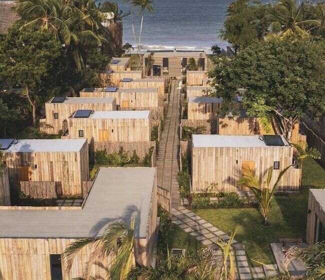 هتل Lalagalu   Beachfront Ecocabins