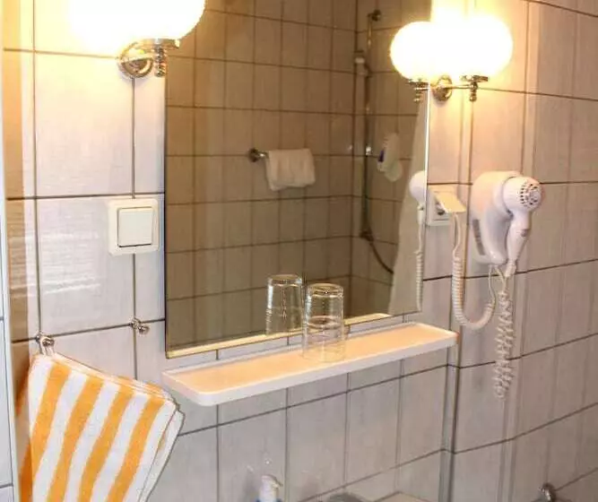 هتل Am Roonplatz