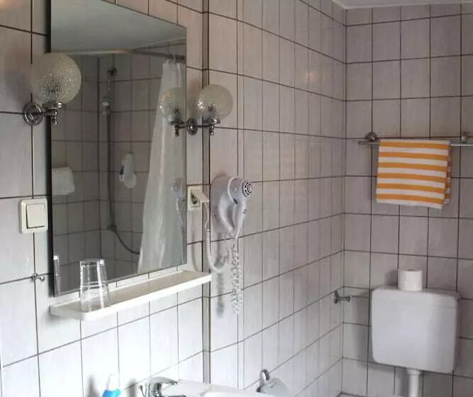 هتل Am Roonplatz