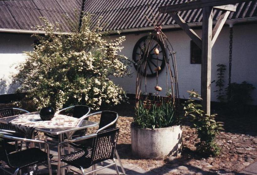 בית מלון כפרי Borbjerg Molle Kro