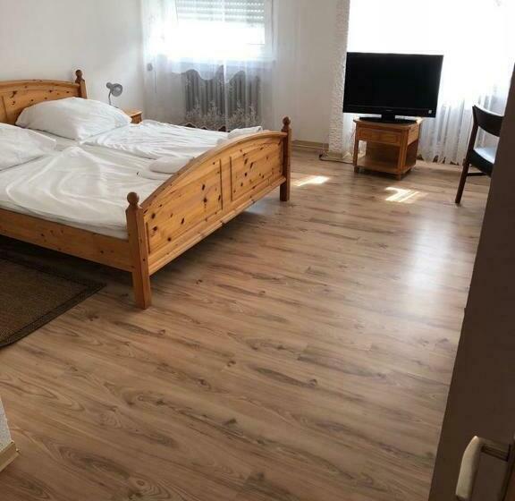 בית מלון כפרי Europa