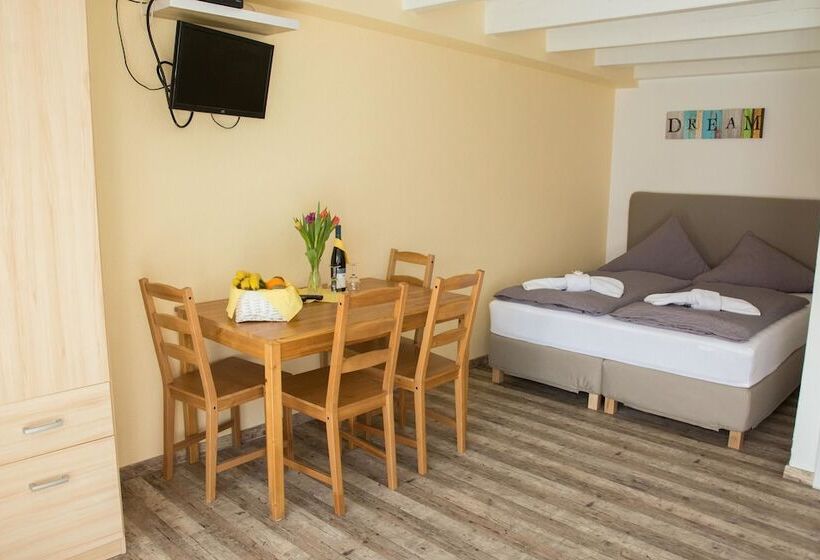 ホテル Ferienwohnungen Meersburg