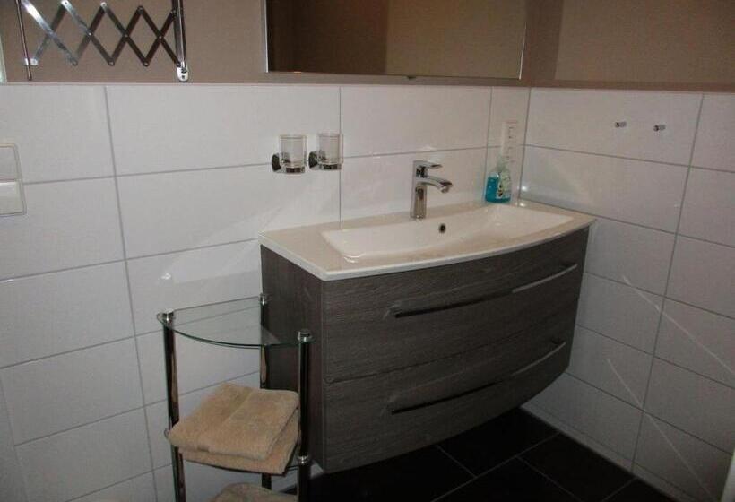 호텔 Garni Café Räpple