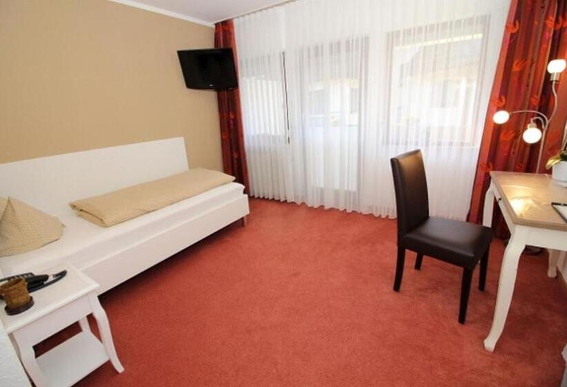 호텔 Garni Café Räpple