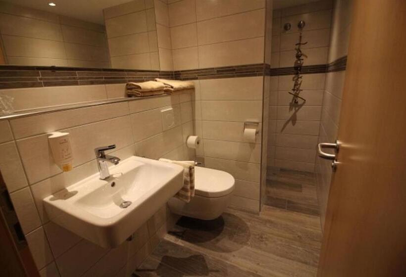 호텔 Garni Café Räpple