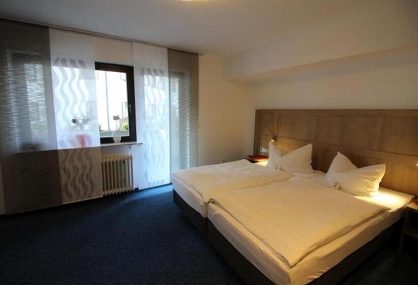 호텔 Garni Café Räpple