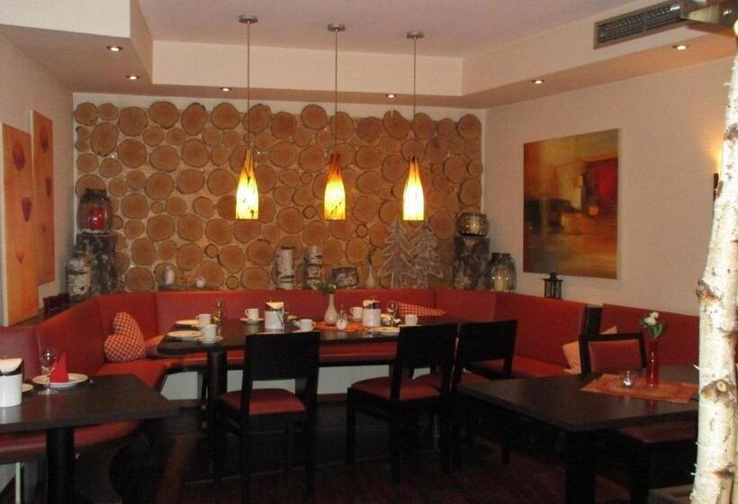 호텔 Garni Café Räpple